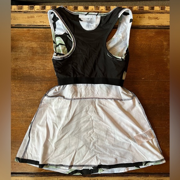 NWOT TA Tracy Anderson G.I.L.I. Peplum Racer Back Knit Tank - Picture 4 of 6